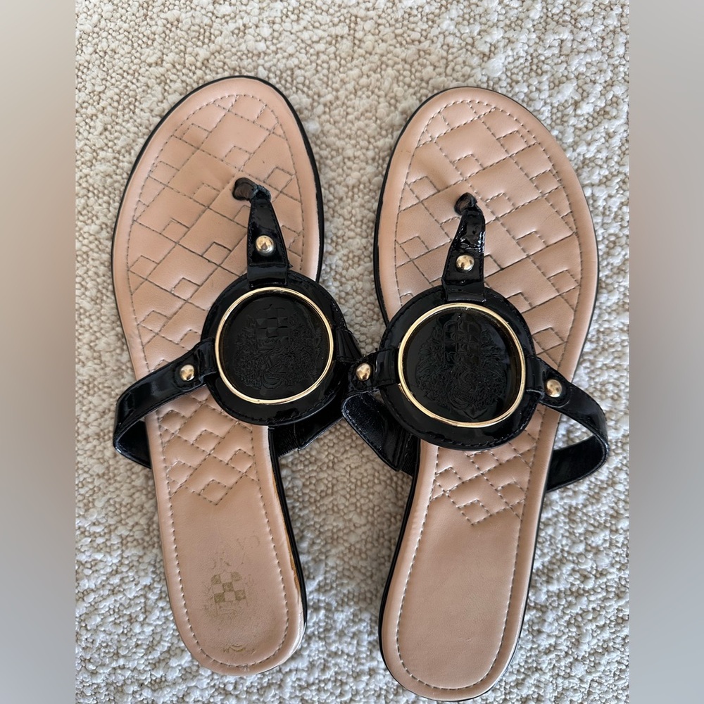 Vince Camuto Black and Tan Sandals